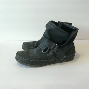 Sorel Black Leather Slouch Moccasin Booties